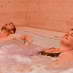 Luxe Et Sérénité : Jacuzzi, Sauna, Piscine Chauffée, Home-cinéma Et Près Du Mans - Fr-1-410-396 * Yvré-lʼÉvêque