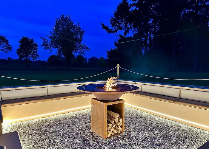 Hébergement de vacances Luxe Et Sérénité : Jacuzzi, Sauna, Piscine Chauffée, Home-cinéma Et Près Du Mans - Fr-1-410-396 Yvré-lʼÉvêque