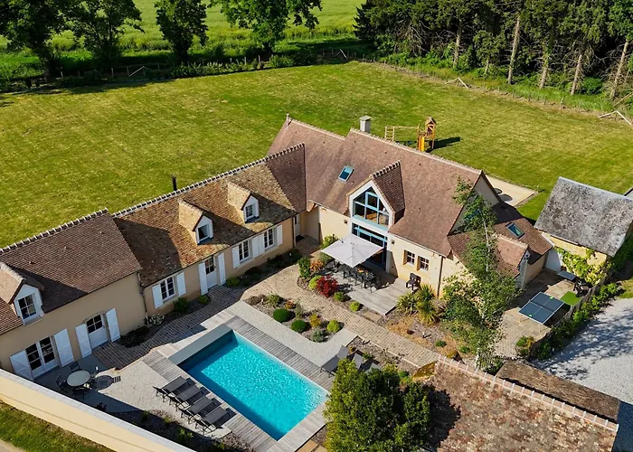 Hébergement de vacances Luxe Et Sérénité : Jacuzzi, Sauna, Piscine Chauffée, Home-cinéma Et Près Du Mans - Fr-1-410-396 Yvré-lʼÉvêque