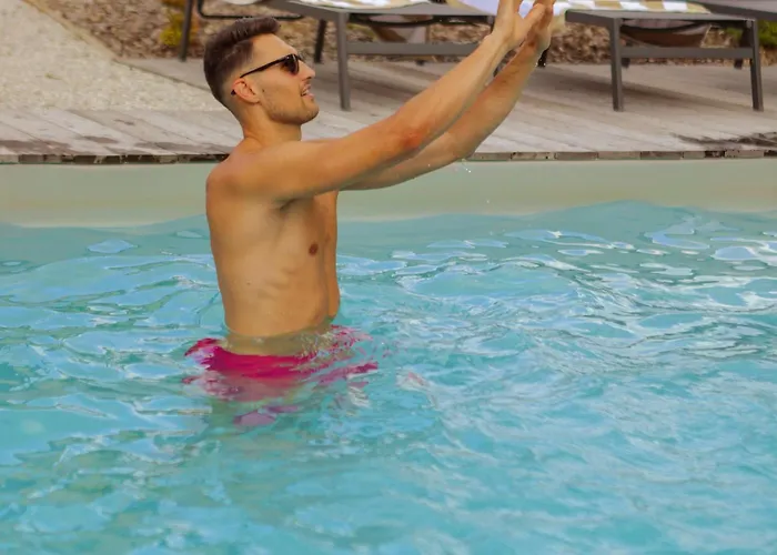 Luxe Et Sérénité : Jacuzzi, Sauna, Piscine Chauffée, Home-cinéma Et Près Du Mans - Fr-1-410-396 Hébergement de vacances