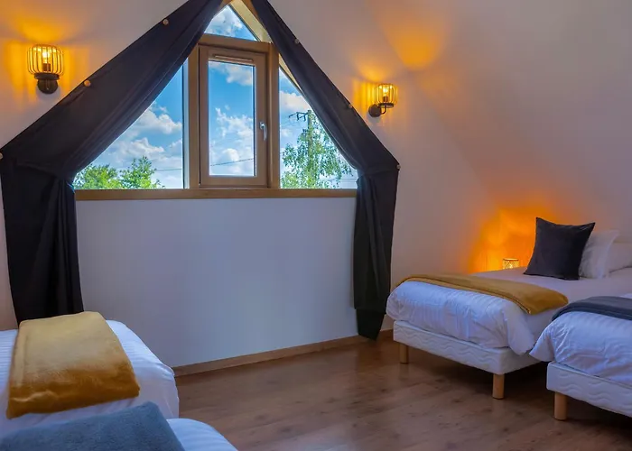 Hébergement de vacances Luxe Et Sérénité : Jacuzzi, Sauna, Piscine Chauffée, Home-cinéma Et Près Du Mans - Fr-1-410-396 *