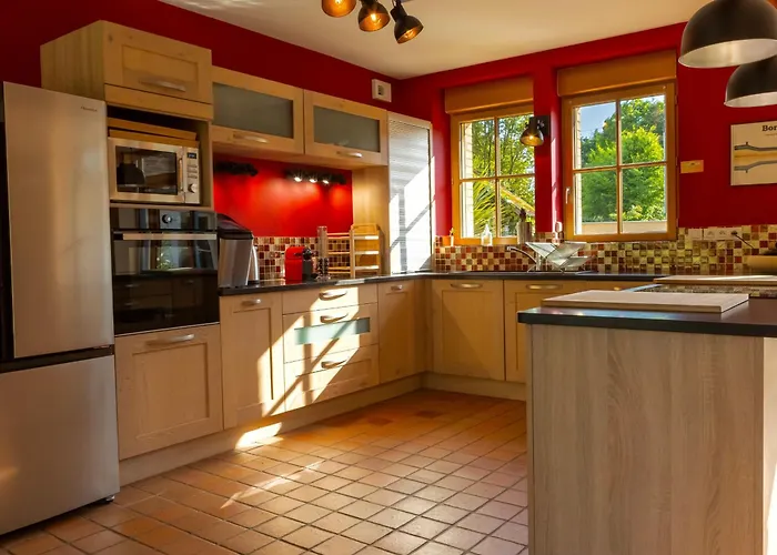 Hébergement de vacances Luxe Et Sérénité : Jacuzzi, Sauna, Piscine Chauffée, Home-cinéma Et Près Du Mans - Fr-1-410-396