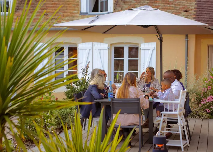 Luxe Et Sérénité : Jacuzzi, Sauna, Piscine Chauffée, Home-cinéma Et Près Du Mans - Fr-1-410-396 Hébergement de vacances *